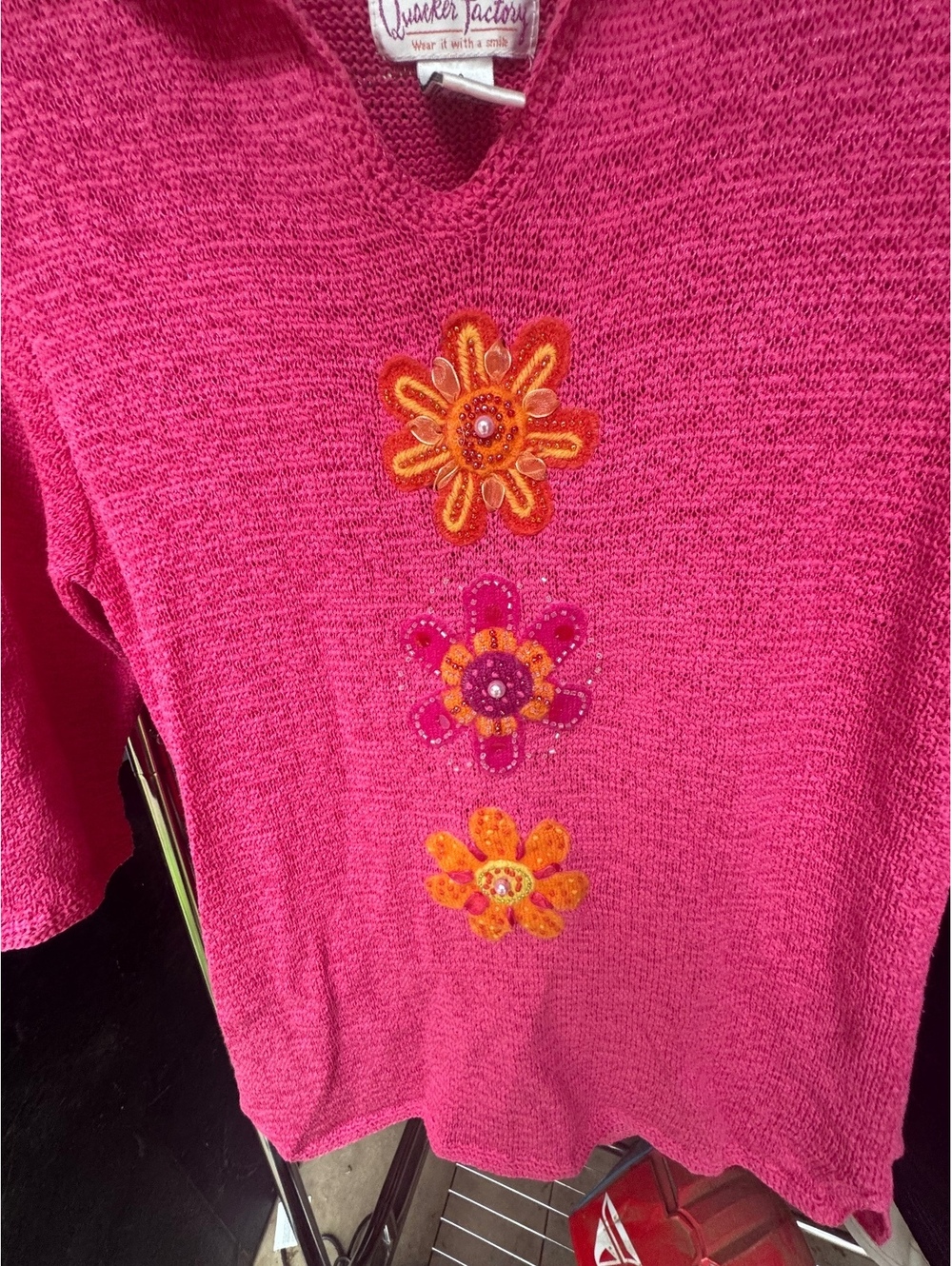 Quacker Factory Sz XS Pink POP-Art FUN Interesting Unusual Knit V-Neck Tunic Top - Picture 2 of 4